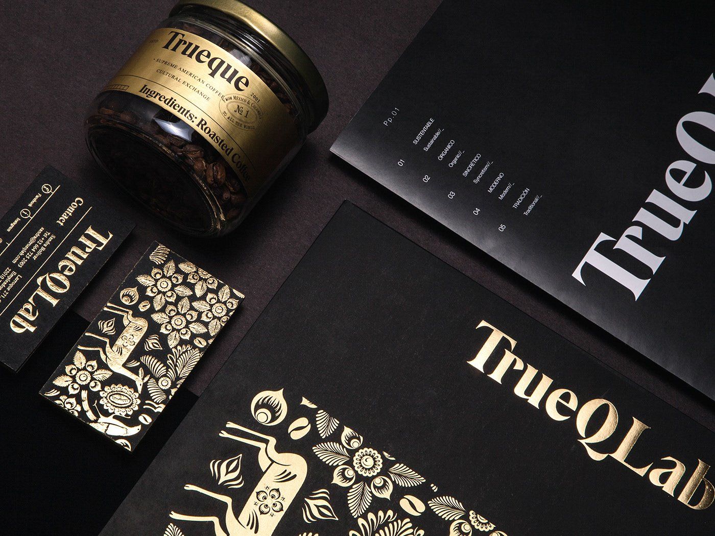 Design Trends 2020 - 04: Gold auf Printprodukten, Foto von FUNDAMENTAL Studio